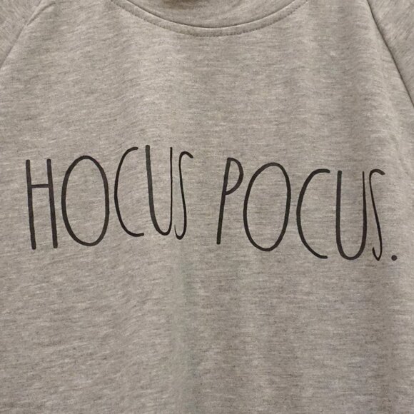Rae Dunn Heather Gray Sweatshirt “Hocus Pocus” With Fuzzy Socks Women’s XL - Picture 5 of 9
